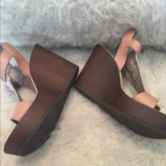 EUC like new beaded wedges - Picture 2 of 4